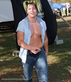 rwfan11:  thesexyicequeen:  jon moxley   