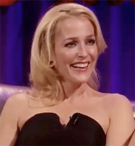mulderscullyinthetardis:Gillian Anderson and her Incredible Lesbian Super Powers™- - Alan Carr Chatt