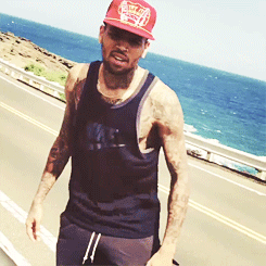 sexyredbones:  I would have picked him up so fast