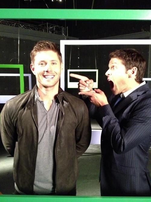 deansdamnation:  damn82much:  Dorky is a sexy look on these boys.  this cast i swear