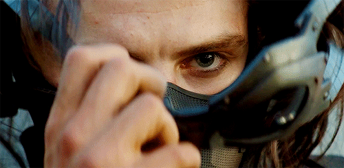 someone-like-robsten:Ready to comply.
