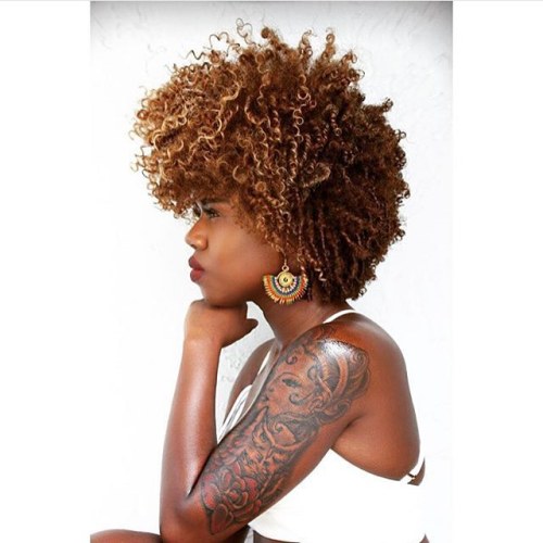 Wow her mane tho! ❤️❤️ @elickah #2FroChicks #kinkycurls #curlyhair #afro #volume #curlfriends #beaut