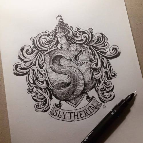 torteen:kerbyrosanes:Had fun doing this series of HP house crests during breaks from commissioned pr
