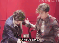 worshipthevamps:   Bronnor breaking up  I have decided to make this because it’s
