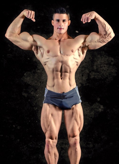 beautifulyoungmuscle:Post #1000: Andras Fister: adult photos