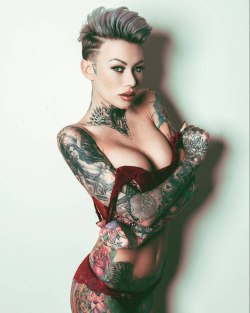 tattedbeautues:    Becky Holt  