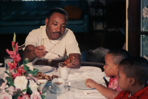 Martin Luther King Jr. enjoys Sunday dinner at... - Eclectic Vibes