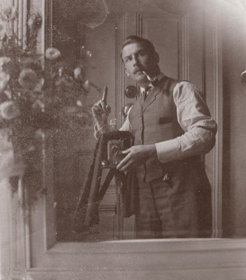 carolathhabsburg:Selfie. 1900s