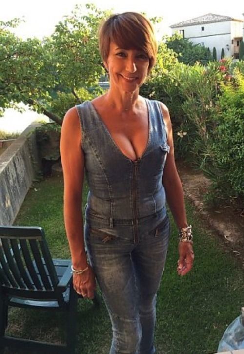 eddiepuss: No mom jeans for my mom.