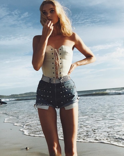 happythinsouls: that gap