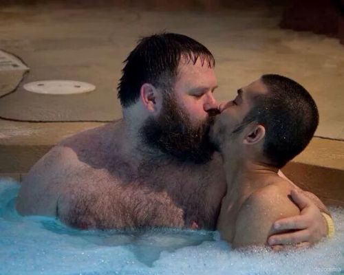 lovechubverywell: いいなぃー俺もこうやってされたい