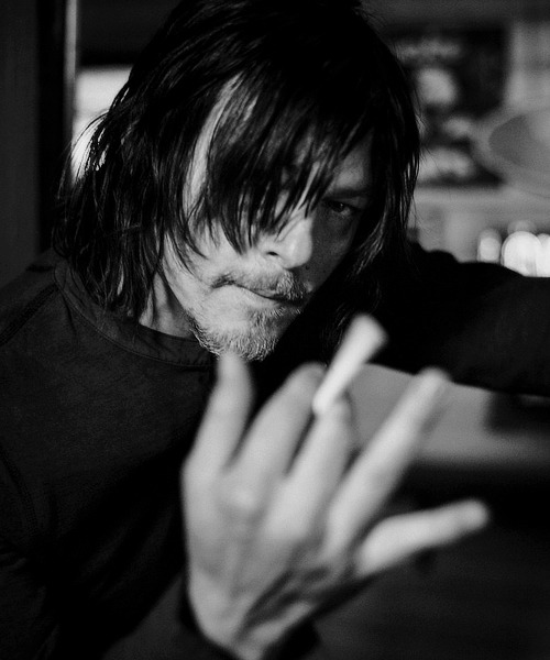 flawlessgentlemen: I’m on a TV show. There aren’t a lot of Supercuts in the zombie apoca