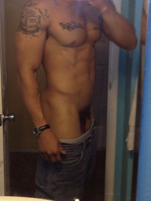 thecircumcisedmaleobsession3:  29 year old straight guy from Jacksonville, NC This