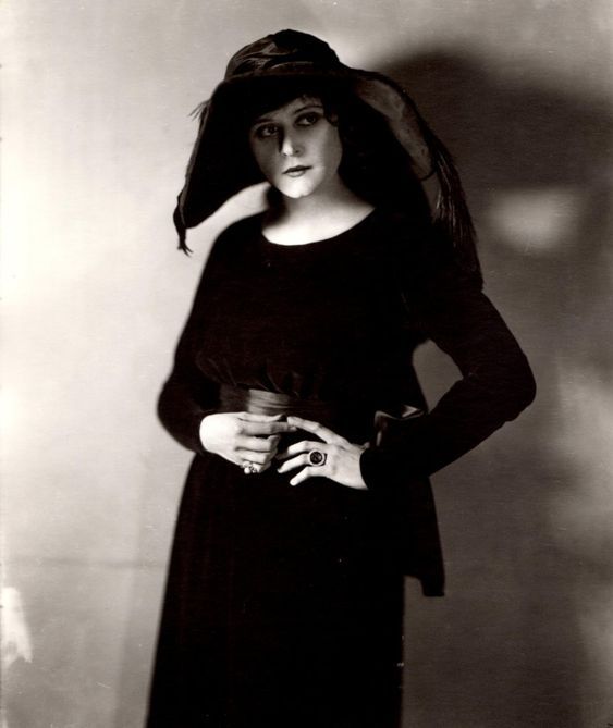 hauntedbystorytelling:  James Abbe :: Theda Bara | src: Stage and Screen     more