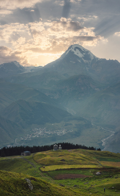 thebeautyofrussia:Kazbek, Caucasus, between Georgia and RussiaEGRA