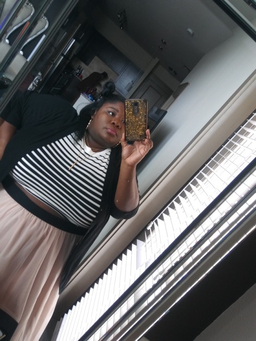 plumpprettypisces: When they say fat girls can’t wear crop tops. Try again sweetie.