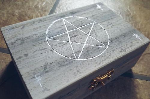 Our NEWEST custom order! Lunar Witch box set. Light gray wooden box with silver moon glyph detail. M