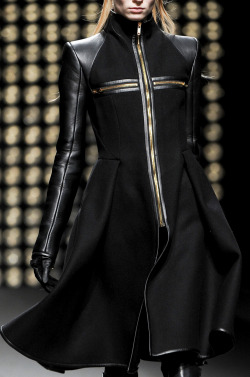 runwayandcouture:  Gareth Pugh Fall 2011