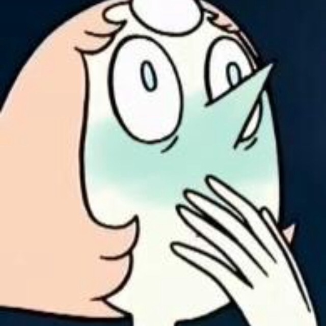 gemxi:  she is beauty she is grace  she has a birdy face X3
