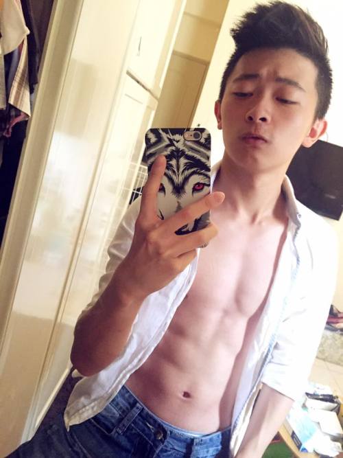 chadhu: watertw: FB推薦人個資：    黃瀚生      160 48 0 1994年次  隱藏於台北 (圈內)www.facebook.com/hansome080
