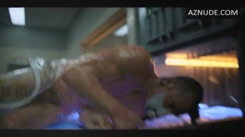 aifansss:Joel Kinnaman’s penis in Altered carbon