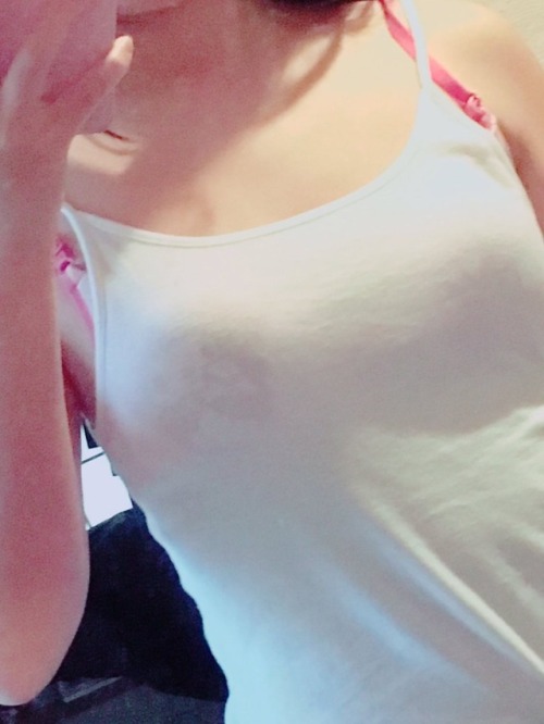 mr-poss: claimformeagain: 初三女生的投稿 初三 想看萝莉视频的快快联系我，私信留下你的qq，诚信第一非诚勿扰，下手晚了就没有了