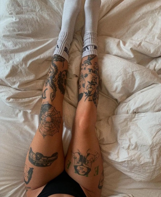 Pin by Ana Julia on tattos | Tattoos, Shin tattoo, Leg tattoos