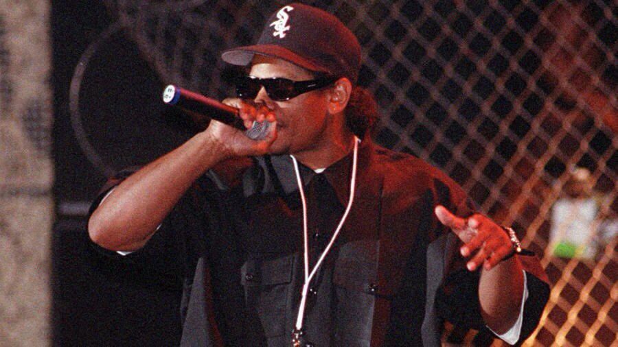 nwamusic:  R.I.P Eazy! 