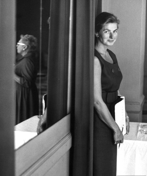 tea-courage-continue:Ingrid Bergman in rehearsals for her television debut ‘The Turn Of T