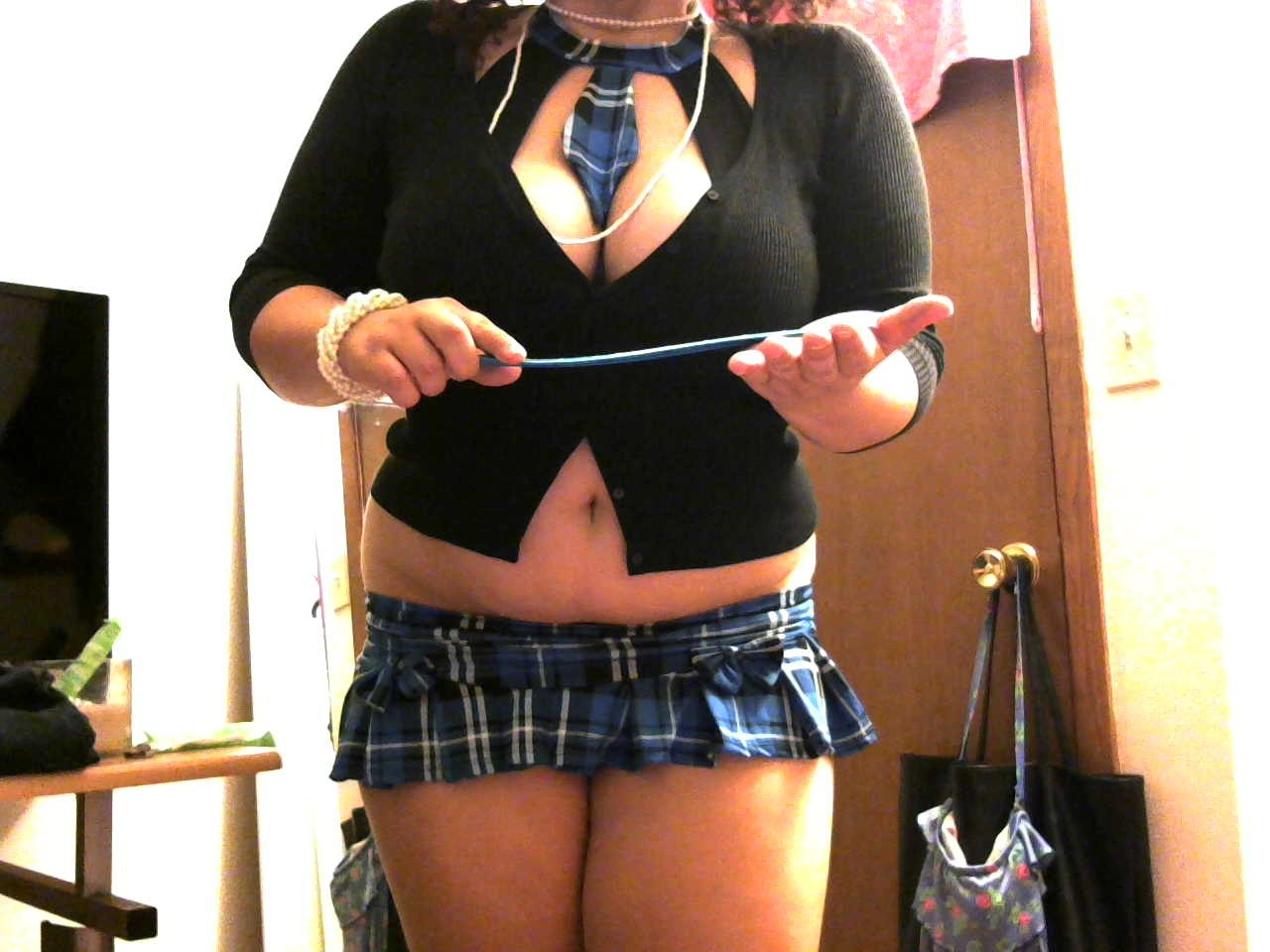 princess-tess-teases:  ofmonstersandsemen:  NEW SCHOOLGIRL HITACHI VIDEOLength: 15m+