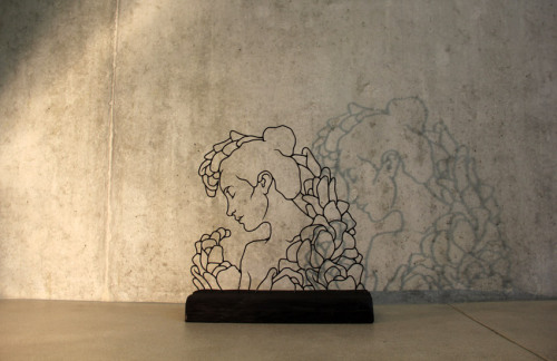littlelimpstiff14u2:Sketches in the Air: Delicate Figures Drawn in the Air with Welded Steel Rods by