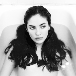 art-t-nyc:@laubsd in the bath.