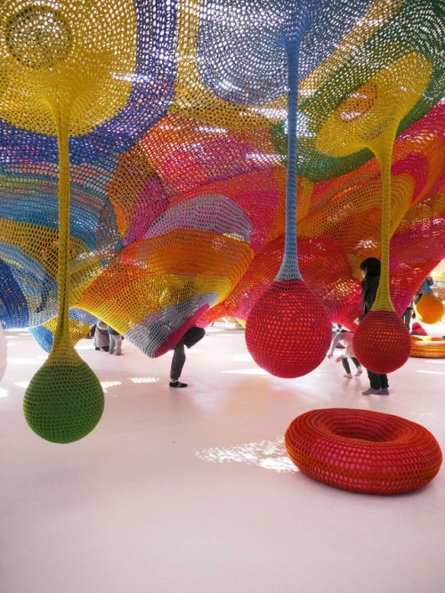 davidjulianhansen:Hand-crocheted art that you can climb by Japanese textile and fibre artist Toshiko