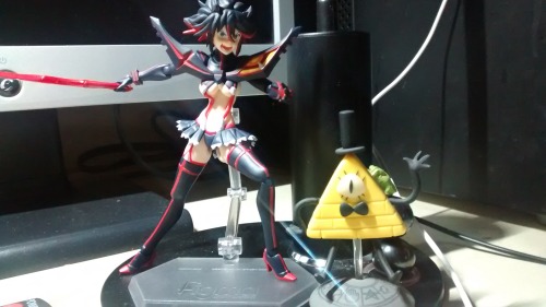 grimphantom:  Look who came in the mail today! Finally my Ryuko figure that i pre-order along time, worth the wait! Don’t mind Bill, he’s just saying hi to ya lol  I want Ryuko figure! <3 <3 <3