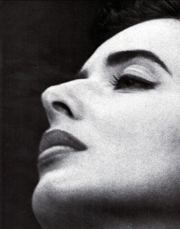 j-ai-oui-dire-blog:    Isabella Rossellini by Steven Meisel, Vogue Italia 1989. 