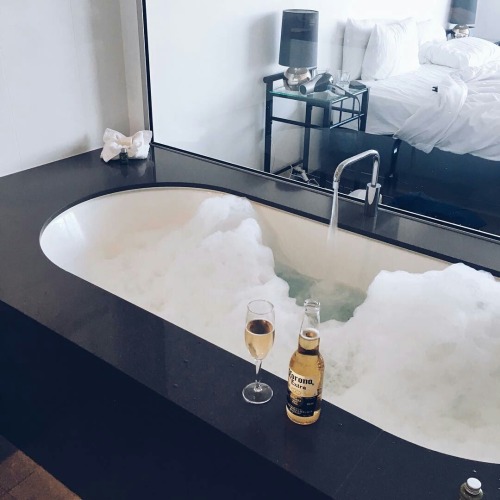 br0nzed-beauty:Follow br0nzed-beauty for more luxury 💋 IG sharonemel