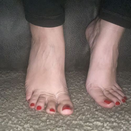 You like my toes babe? Imagine I’d step all over you slave #feet #foot #footjob #feetplay #foo