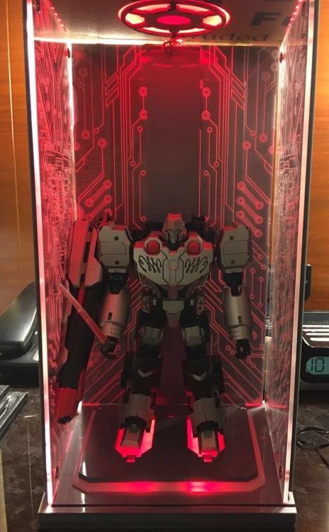 lordmegatronblog: Mastermind Creations Autobots Megatron. No more me…… I love MMC dad❤ Picture from https://twitter.com/TFsource/status/789874078995869696 