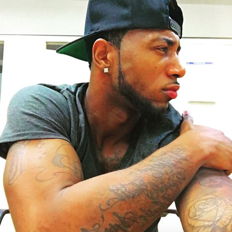 dominicanblackboy:  Sexy gorgeous tatted muscle hotboy Justin the Body!😍