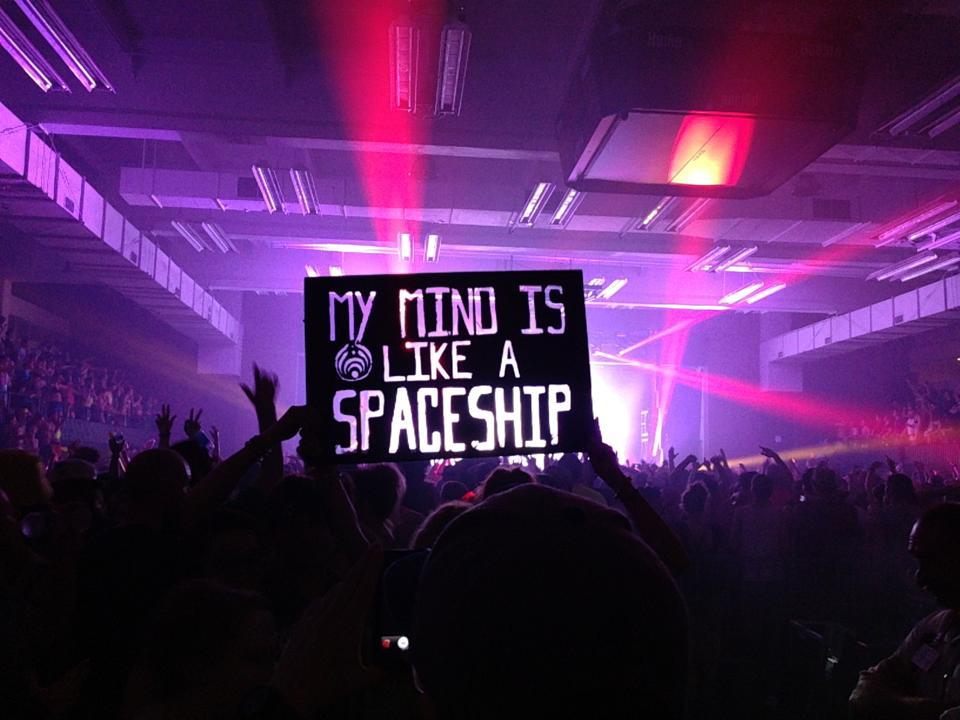 kevingoesrawrr:  NOW THAT’S CREATIVE :] 