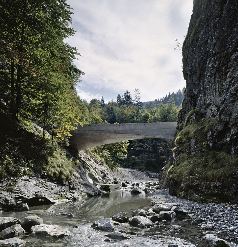 let-s-build-a-home:  marte marte architekten curve and twist Schanerloch bridge 