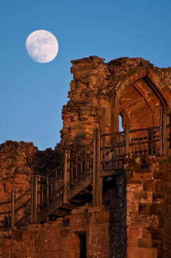 Asiwaswalkingallalone:  Moon Rising Over Kenilworth Castle At Sunset By James Hastie