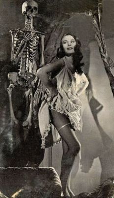 oldtimeerotica:  I’ve got a bone to pick with you! Celebrate Halloween with Oldtimeerotica all month long.