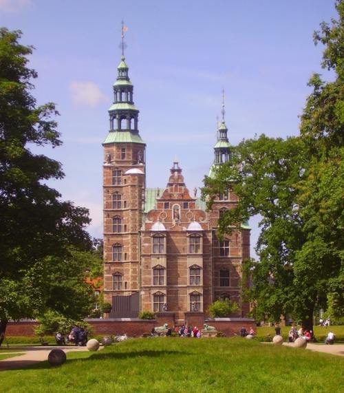 rosenborg castle • royal castles and palaces in denmark (visit european castles)