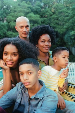 celebritiesrock:Yara Shahidi and her family