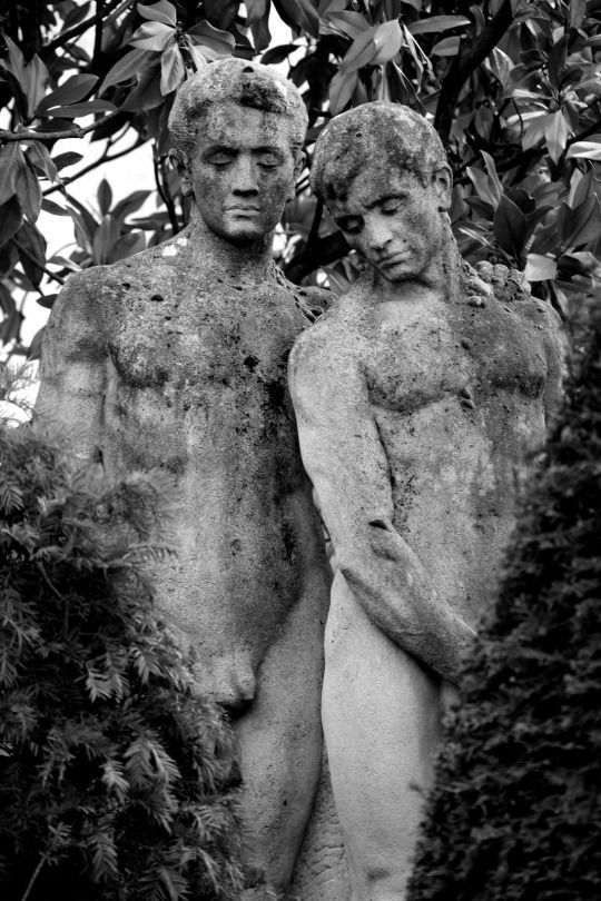 ganymedesrocks:  Le couple du cimetière - Paul Marguerite - The Cemetery couple