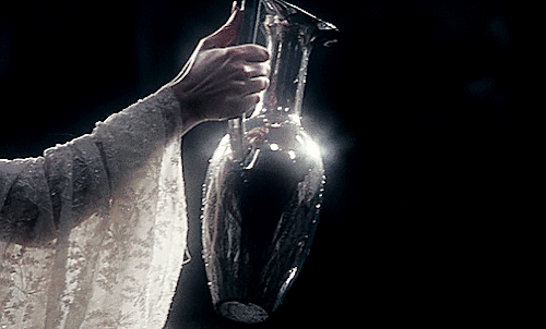 sonsofeorl: Screencap Meme: @futilefangirl requested: Lord of the Rings + body parts -&gt; hands