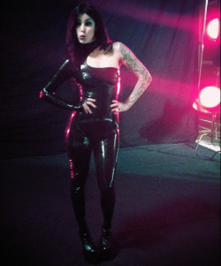 katvondworld:  Here’s @thekatvond in her custom #janedoelatex catsuit. Love this lady!