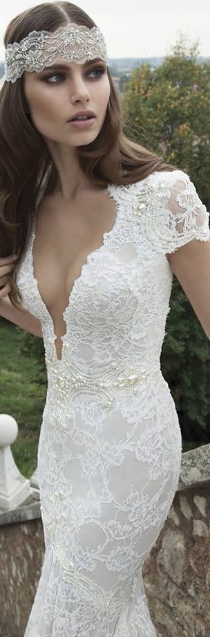 cute-brunette-babe:  Brunette Babe http://fashion-for-brunettes.blogspot.com/ 