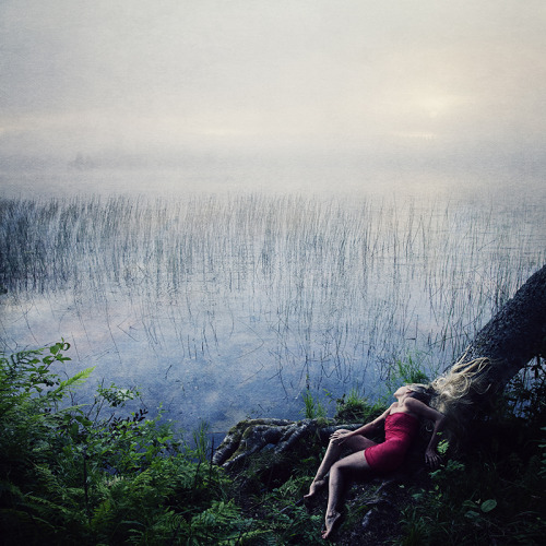 itscolossal:  Dreamlike Conceptual Self-Portraits Fused with Dance by Kylli Sparre